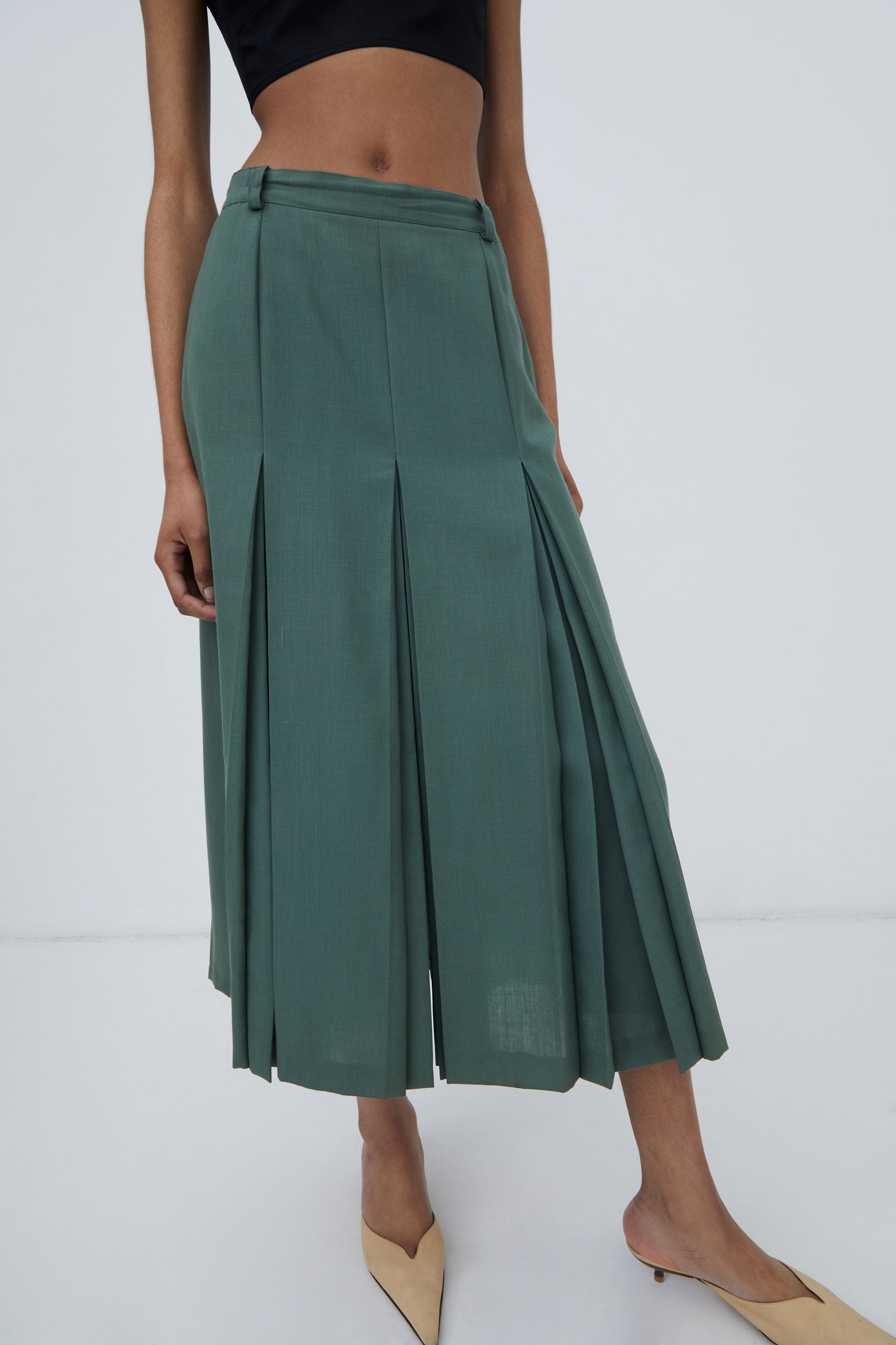 DEEP PLEATED SKIRT