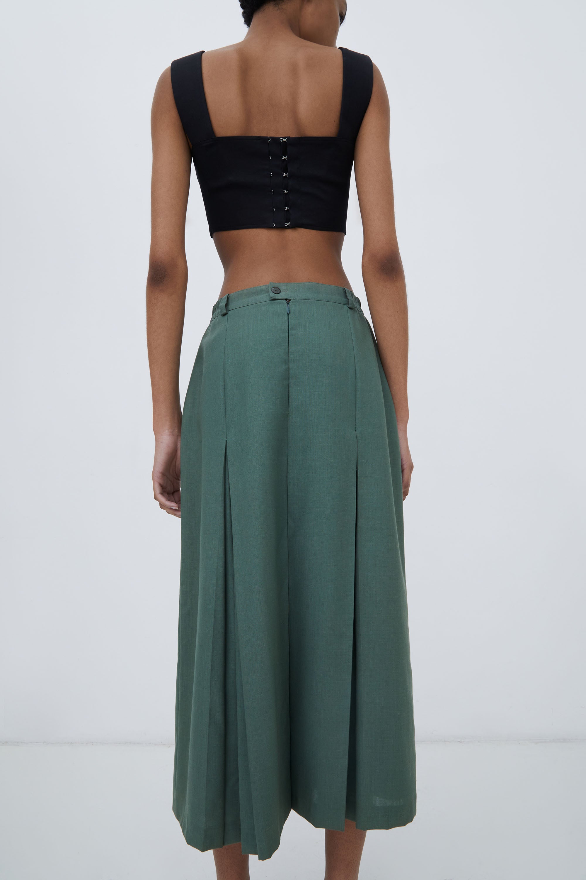 DEEP PLEATED SKIRT